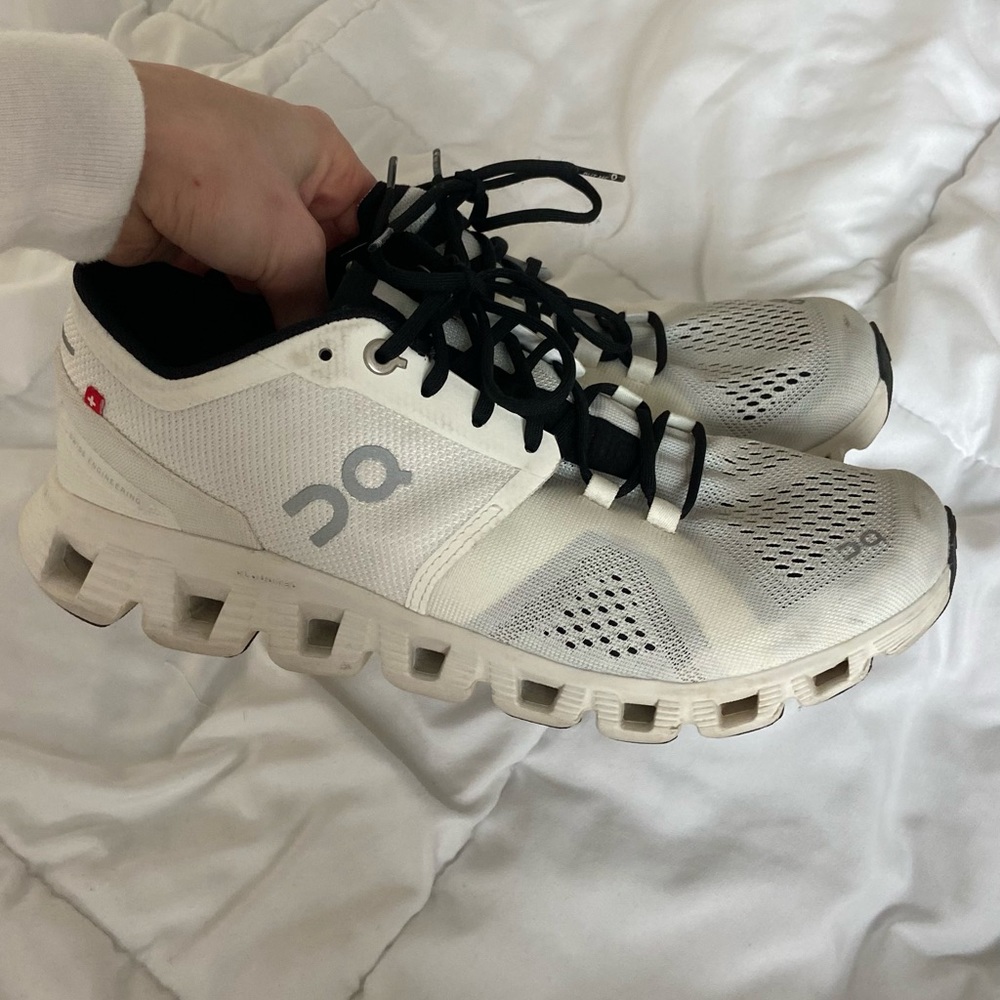 WHITE ON CLOUD: CLOUD X SNEAKER RUNNING SHOE WMNS 8, MENS 6.5